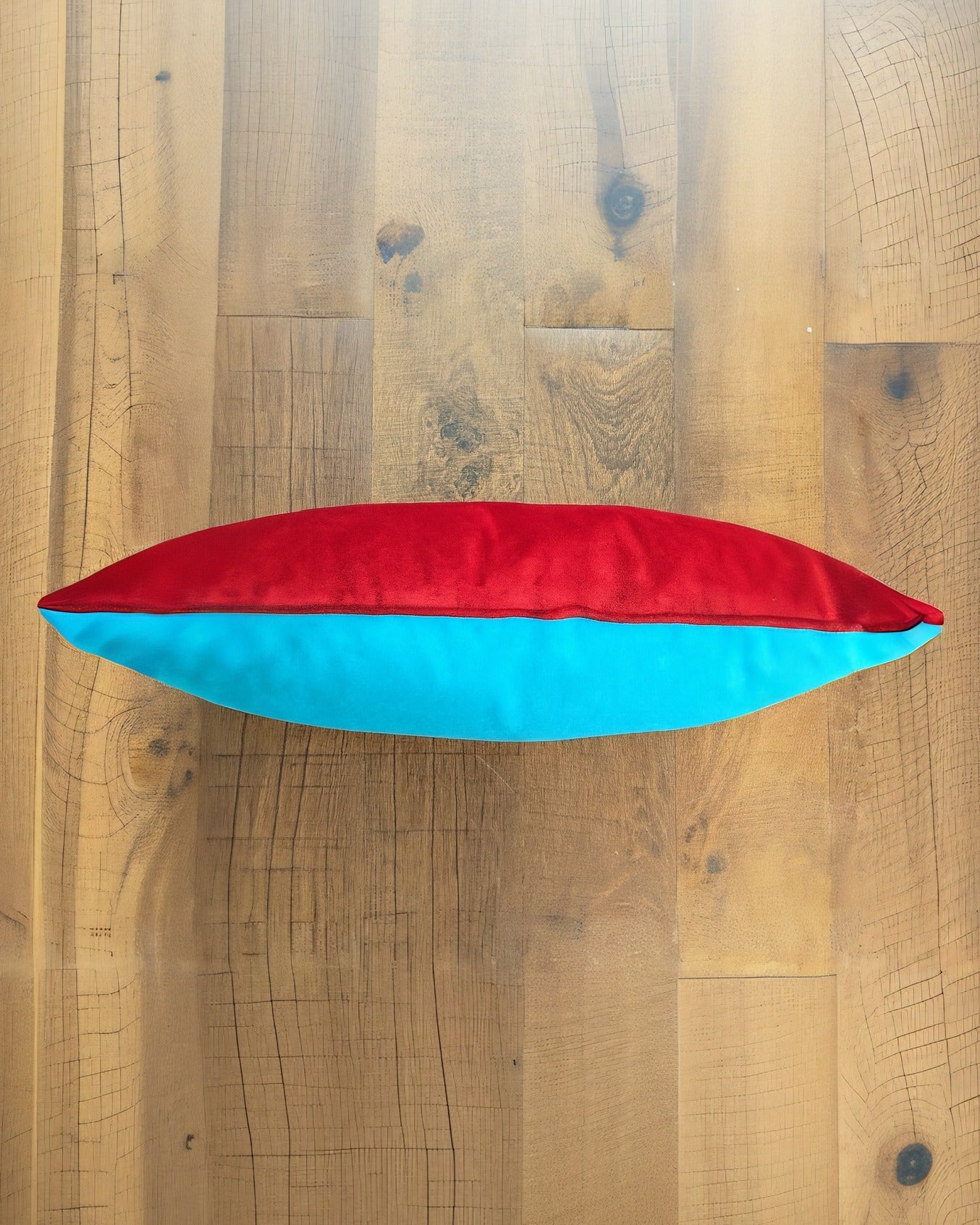 Velvet_Contrast_on_Wooden_Floor.jpg Velvet Contrast on Wooden Floor