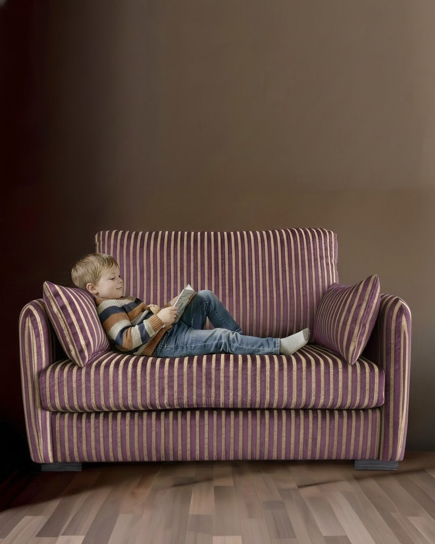purple_sofa_with_kid_4ff.jpg purple sofa with kid 4ff